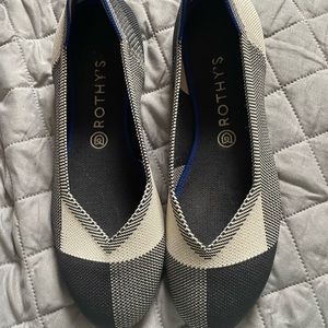 Rothy’s Black and white captoe flats size 10.5